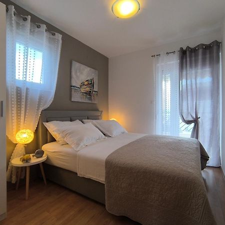 Villa Seaview With Pool - Apartment Yellow تروغير المظهر الخارجي الصورة