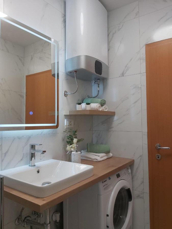 Villa Seaview With Pool - Apartment Yellow تروغير المظهر الخارجي الصورة