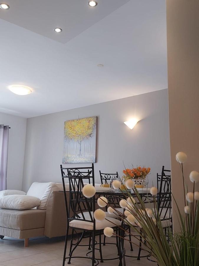 Villa Seaview With Pool - Apartment Yellow تروغير المظهر الخارجي الصورة