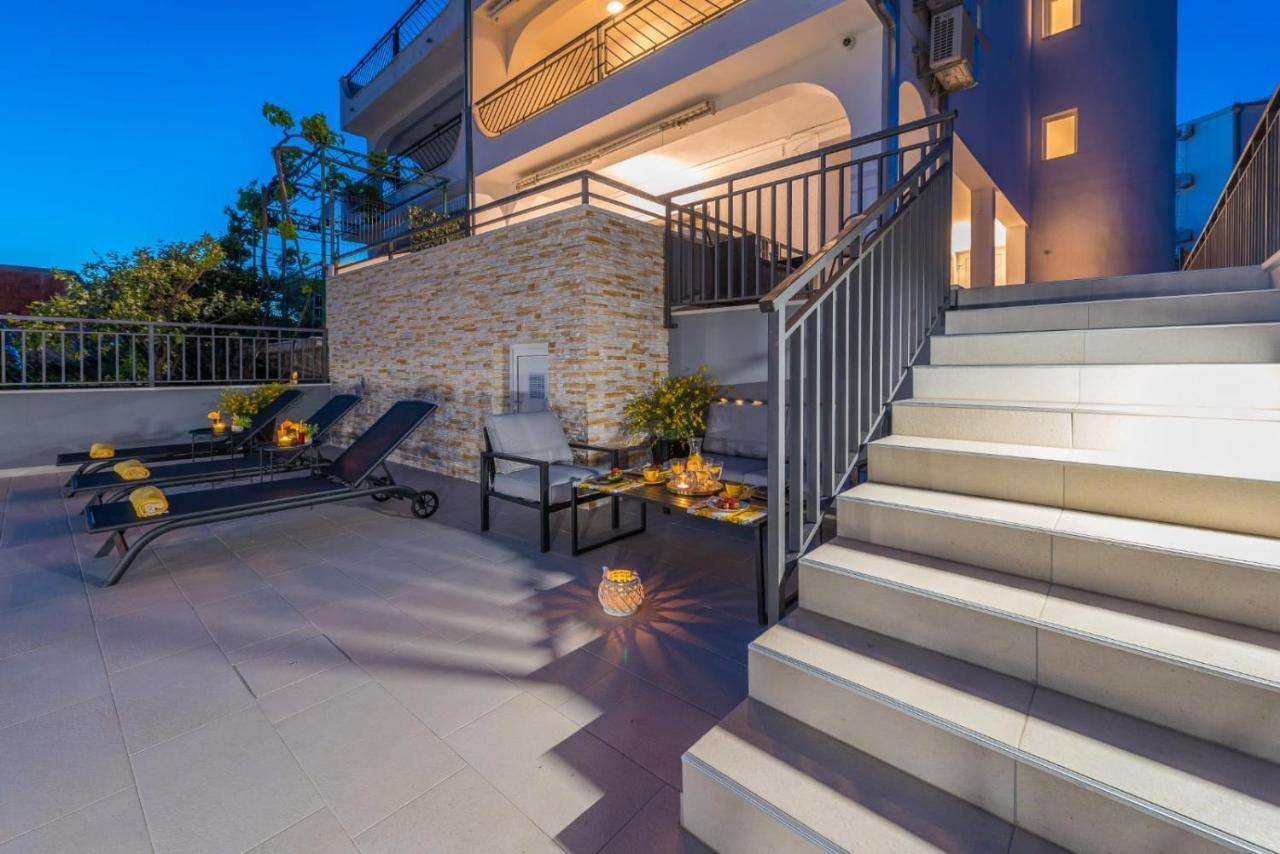 Villa Seaview With Pool - Apartment Yellow تروغير المظهر الخارجي الصورة