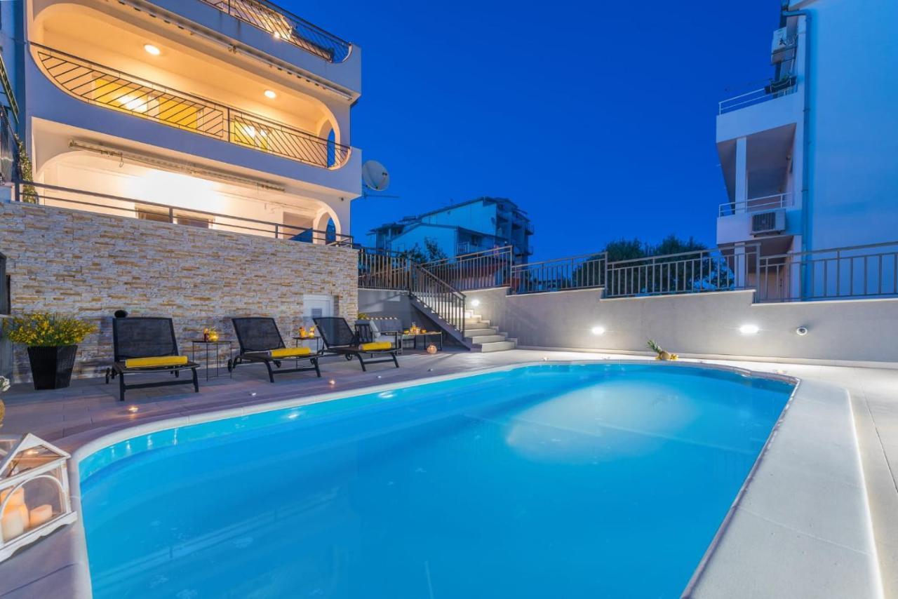 Villa Seaview With Pool - Apartment Yellow تروغير المظهر الخارجي الصورة