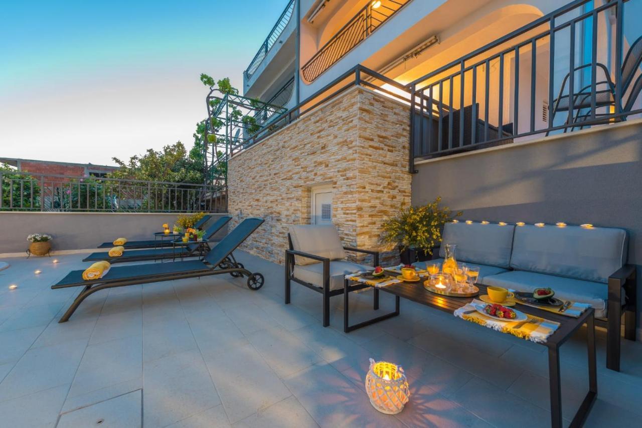 Villa Seaview With Pool - Apartment Yellow تروغير المظهر الخارجي الصورة
