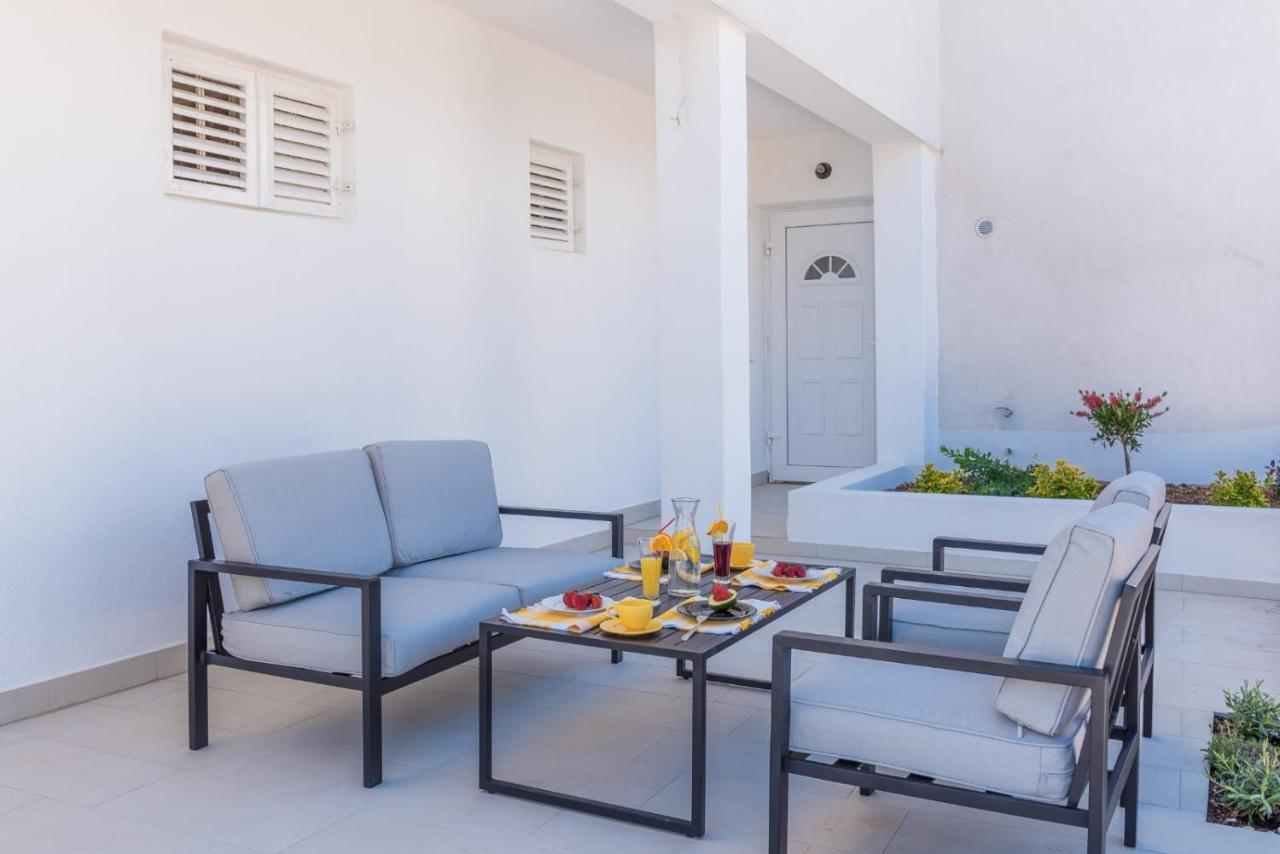 Villa Seaview With Pool - Apartment Yellow تروغير المظهر الخارجي الصورة